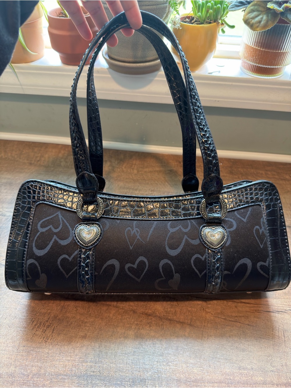 Black Heart-Patterned Women’s Shoulder Bag